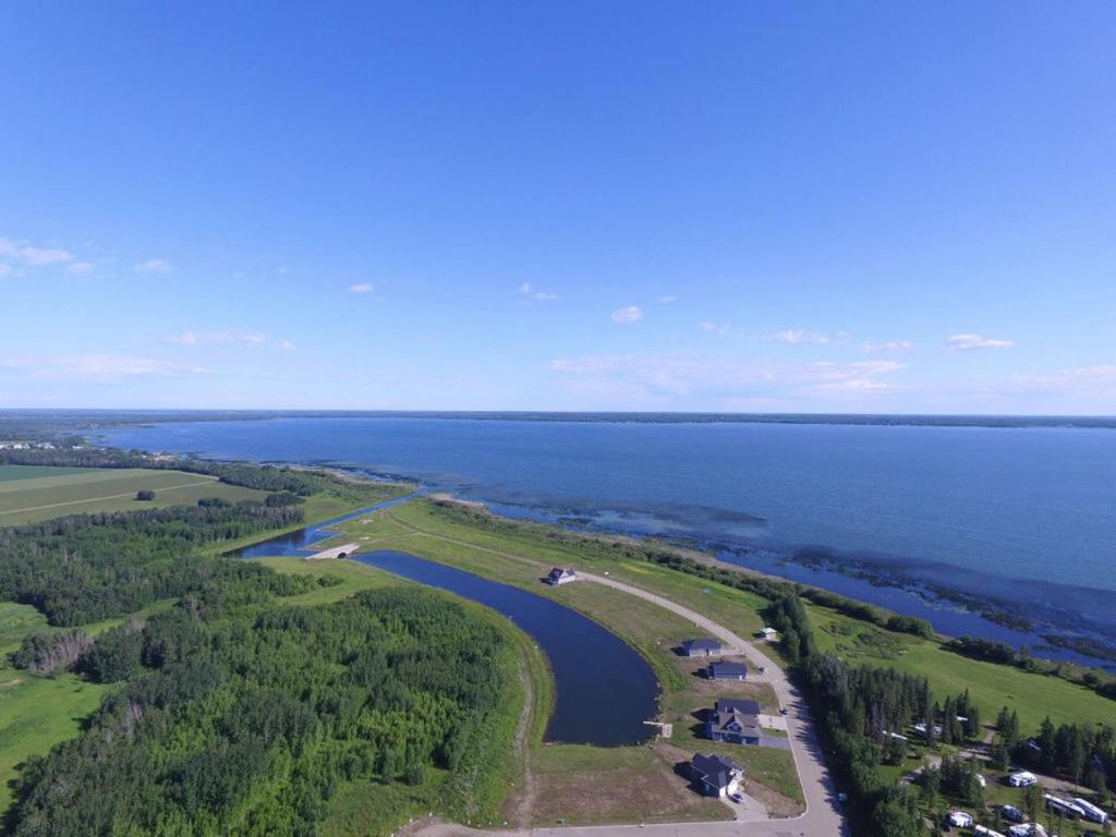 Alberta Beach Inn And Suites Zewnętrze zdjęcie